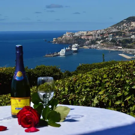Charming In - Sao Goncalo Funchal